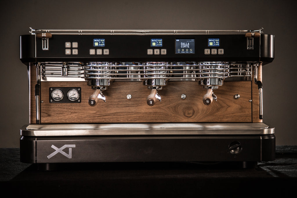 Dalla Corte XT 2 Gruppig Dark Walnut